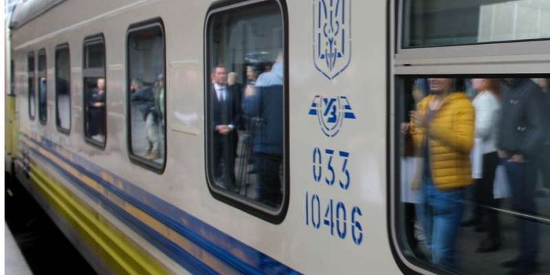 Працювати нікому, зарплати смішні. Укрзалізниці не вистачає до половини кваліфікованих кадрів — голова правління