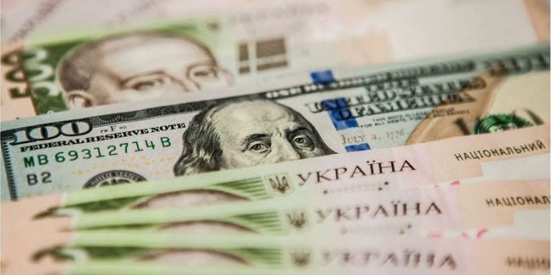 Девальвацію гривні очікують, а&nbsp;вона все ніяк не&nbsp;настає &mdash; валютний прогноз на&nbsp;листопад