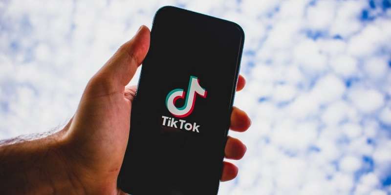 Хто б міг подумати. TikTok дозволяв дітям легко реєструватися на платформі за нехитрою схемою — розслідування